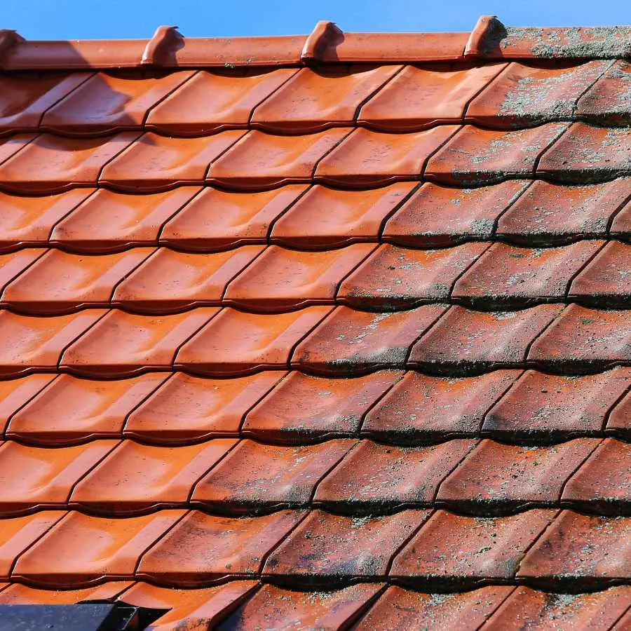 démoussage de toit dans le 04